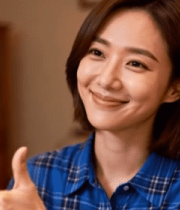 室内女性竖大拇指1817#横屏 