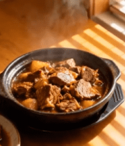 室内餐桌上的美食菜肴5796#横屏 