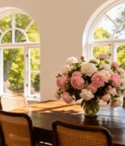 室内拱形窗边的餐桌花卉布置12145#横屏 