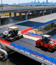 道路施工现场压路机作业5083#横屏 