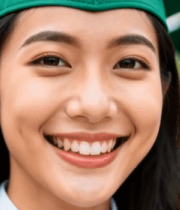 	 戴学士帽微笑的毕业生6041#横屏 