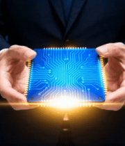 商务人士手持芯片素材10990#横屏 