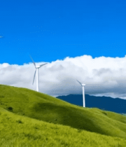 山坡上的风力发电机全景(1)10676#横屏 