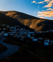 山间公路与村庄全景3073#横屏 