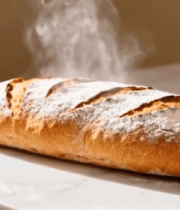 大理石台面上的新鲜出炉面包10838#横屏 