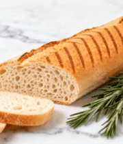 大理石台面上的法棍面包485#横屏 