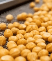 传送带上的坚果特写素材5638#横屏 