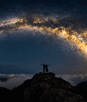 山顶情侣赏星空银河940#横屏 