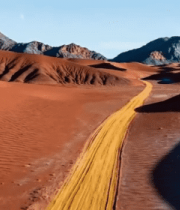 沙漠公路与连绵沙丘景观14748#横屏 