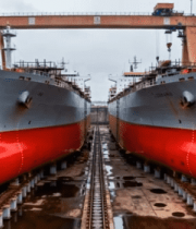 船坞中两艘货船的停泊画面6733#横屏 