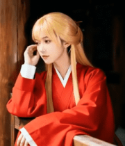 	 穿汉服女子倚栏抚额84#横屏 