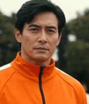 	 穿橙色运动服男子户外画面11395#横屏 