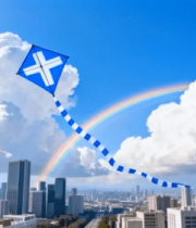 城市上空飞翔的蓝白风筝12587#横屏 