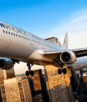 城市上空飞行的客机10808#横屏 