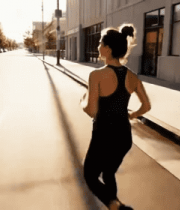 城市街道女子跑步健身素材9318#横屏 