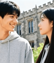 情侣古建筑前对视微笑9410#横屏 