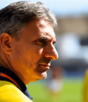 足球场边的工作人员269#横屏 