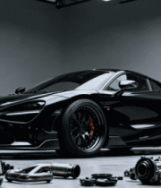 车库内黑色跑车及汽车零件328#横屏 