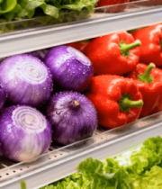 超市货架上的新鲜蔬菜338#横屏 