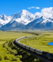 草原雪山旁行驶的火车3461#横屏 