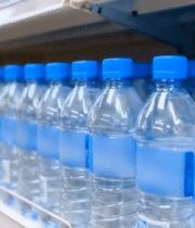 超市货架上的矿泉水商品14594#横屏 