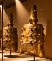 博物馆内陈列的青铜编钟702#横屏 