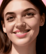 闭眼微笑带雀斑的女性特写904#横屏 