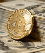 比特币与美元钞票特写素材12646#横屏 