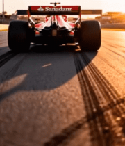 赛道上的红色赛车(2)10001#横屏 