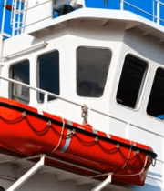 船只船身红色救生艇特写6493#横屏 