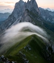  壮丽山峰与山间云雾风景969#竖屏 	 