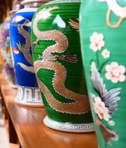  长廊中式彩色瓷器罐陈列1007#竖屏 	 