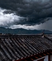  云南古城乌云密布景象2751#竖屏 	 