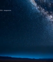  夜空下的银河星空景象784#竖屏 	 