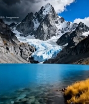  雪山下的蓝色湖泊风光921#竖屏 	 