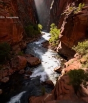  峡谷中河流与阳光景象6695#竖屏 	 