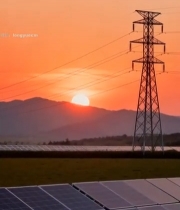  夕阳下的太阳能光伏电站景观377#竖屏 	 