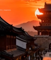  夕阳下的古风楼阁与行人5211#竖屏 	 