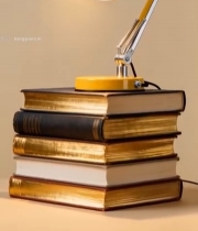  台灯置于堆叠书籍上7238#竖屏 	 