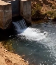  水坝水流倾泻实景222#竖屏 	 