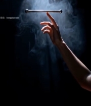  手指平衡魔术棒特写217#竖屏 	 