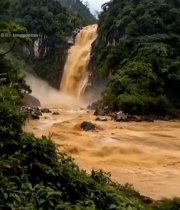  山间壮丽瀑布自然景观1697#竖屏 	 