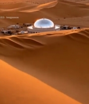  沙漠中的圆顶建筑全景2856#竖屏 	 