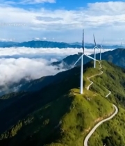  山顶云海中的风力发电风车7433#竖屏 	 