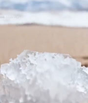  沙滩上的冰糖特写1664#竖屏 	 