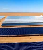  沙漠中的太阳能光伏板阵列3783#竖屏 	 