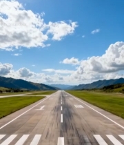  机场跑道与蓝天白云自然风光811#竖屏 	 