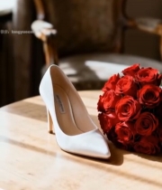  婚礼新娘高跟鞋与玫瑰花束5974#竖屏 	 