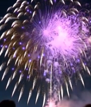  三人观赏夜空中的烟花5561#竖屏 	 