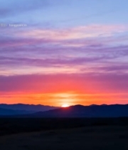  日落时分山峦与天空美景3886#竖屏 	 